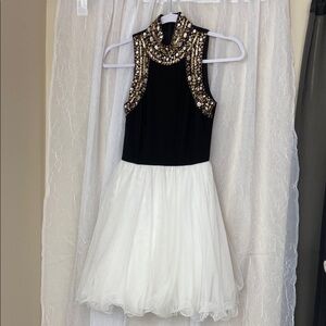 Blondie Nites Elegant Black Gown Sz 1 Dress Formal Beaded Dance